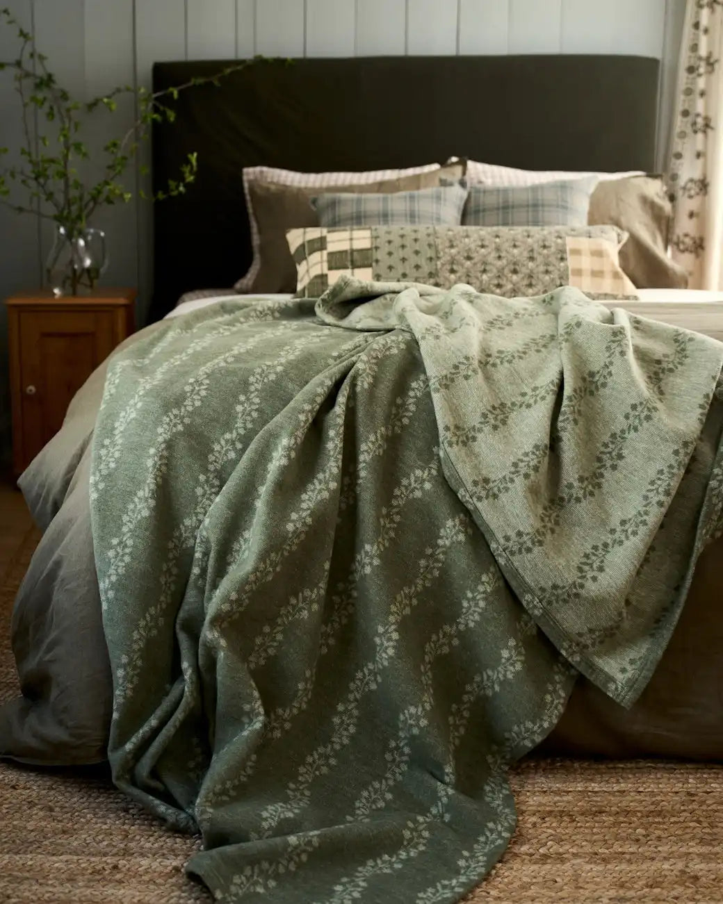 Climbing Ivy Lightweight Blanket